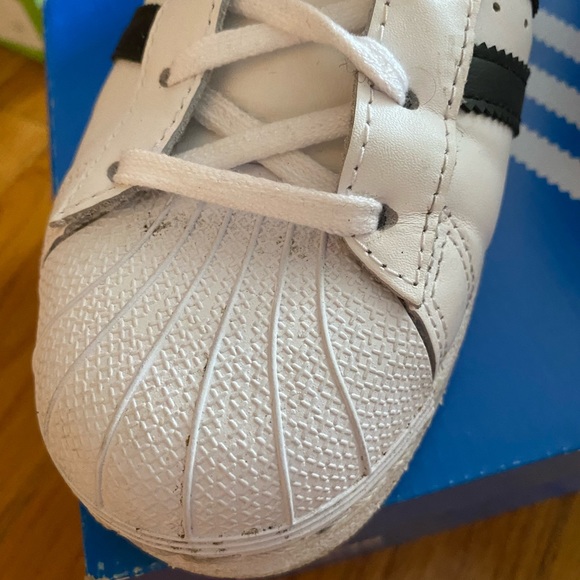 Adidas Superstar Sneakers - Picture 2 of 12